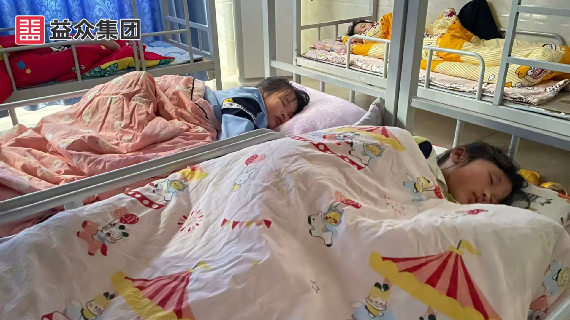 午休秩序井然，學生安然入睡1_副本